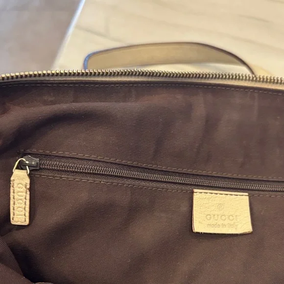 AUTHENTIC Gucci Signature Brown and Cream Tote - Picture 7 of 16